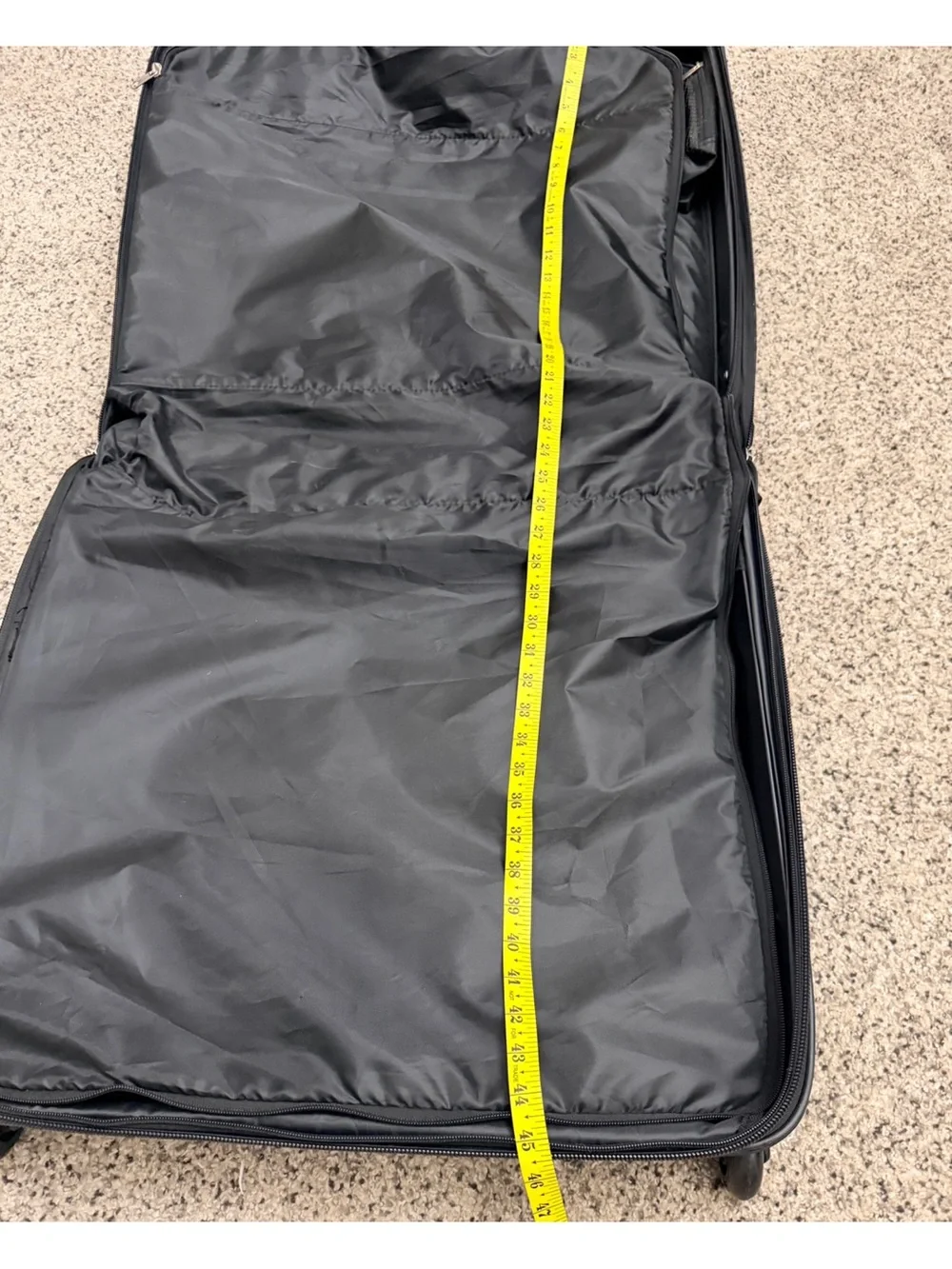 GEOFFREY BEENE Rolling Garment Bag | Carrier in Black